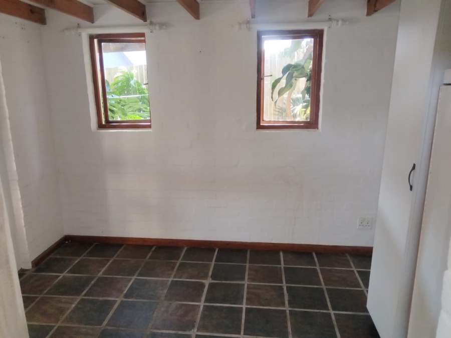 To Let 1 Bedroom Property for Rent in San Michel Western Cape